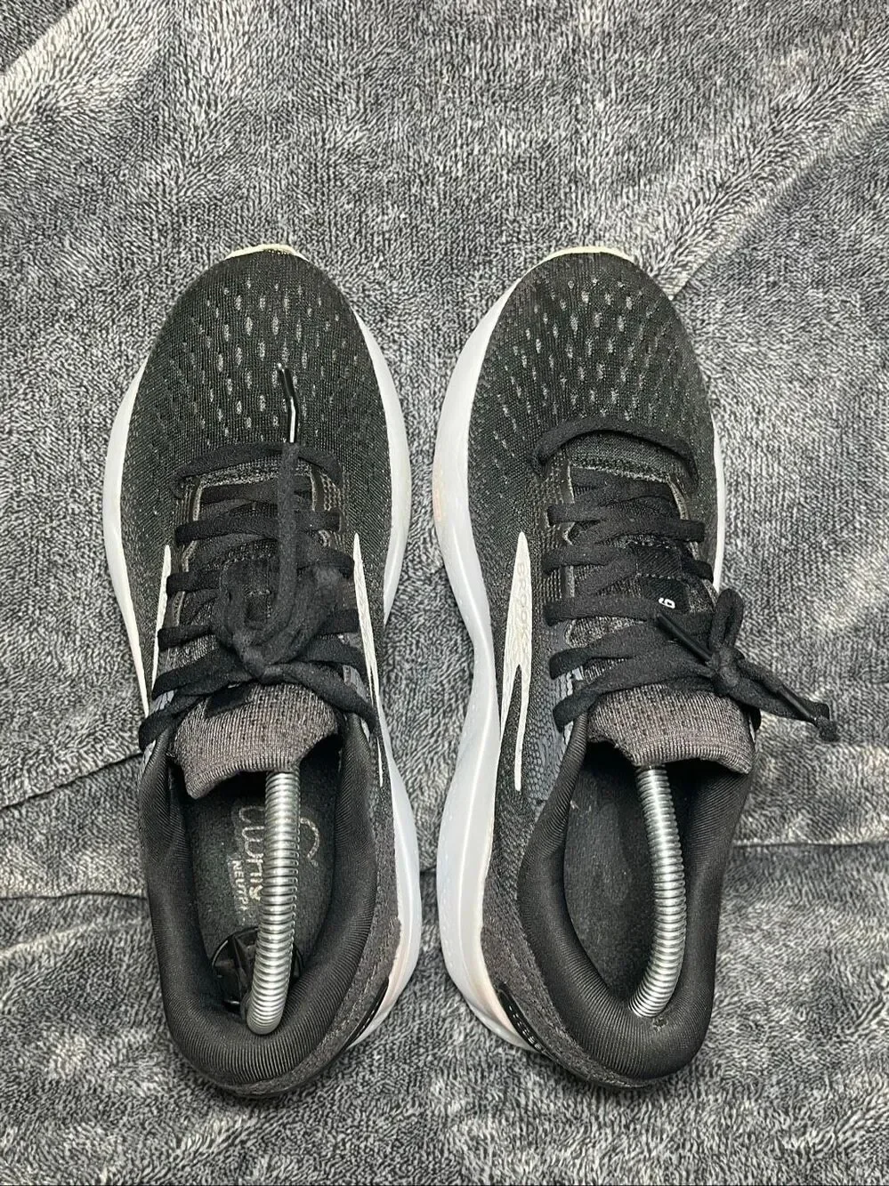 Brooks 🕒 breathable running